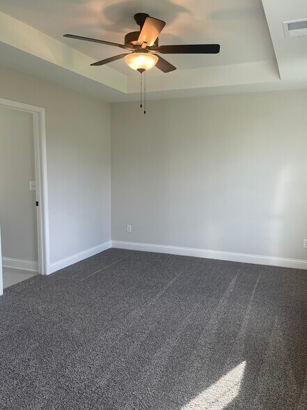 Building Photo - 715 Alexander Way
