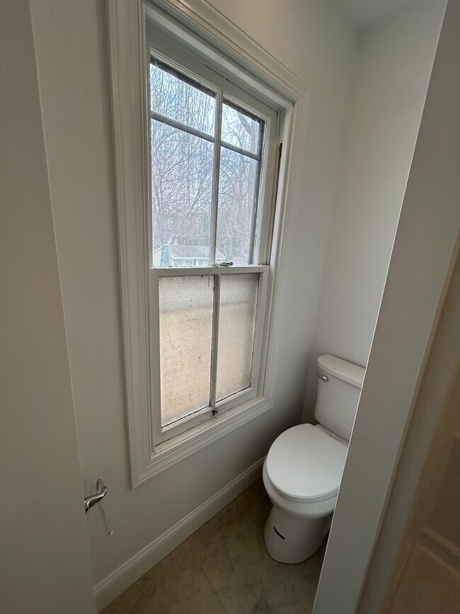 Building Photo - 411 School St