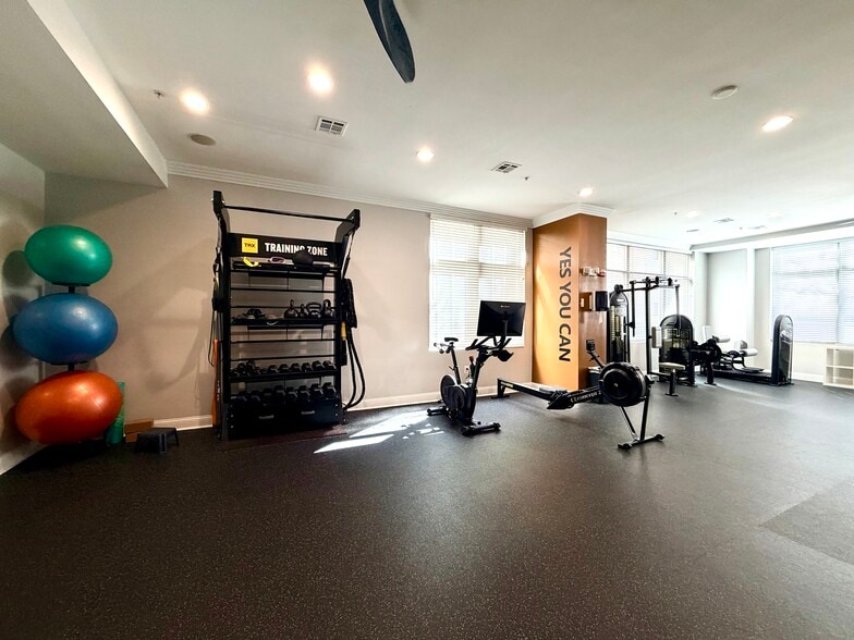 Building Photo - 12001 Market St