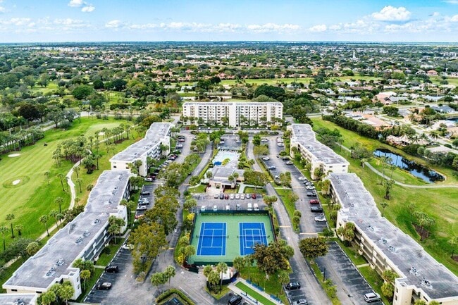 Building Photo - 2400 Deer Creek Country Club Blvd