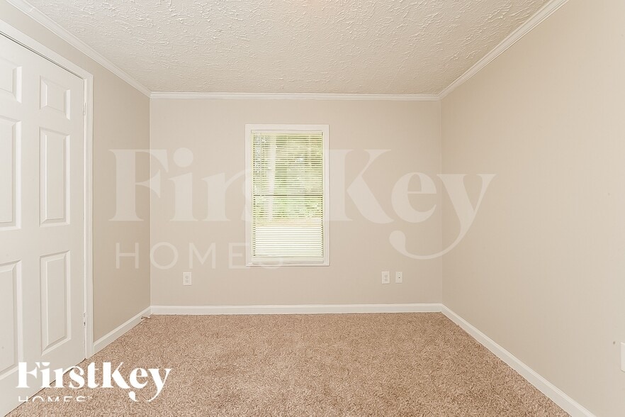 Building Photo - 160 Sherwood Loop