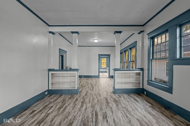 Building Photo - 409 Merrick St