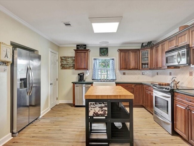 Building Photo - 683 Water View Dr