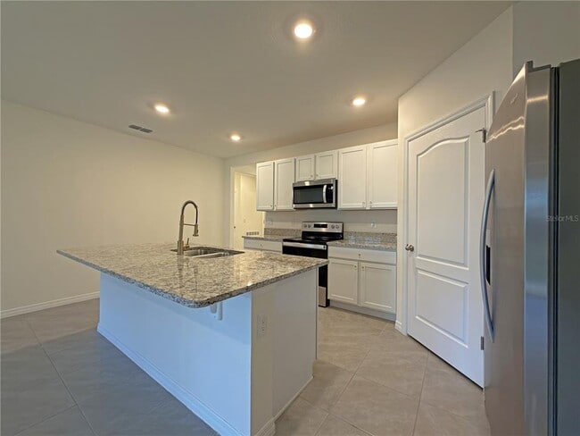 Building Photo - 2920 Blackburn Ave