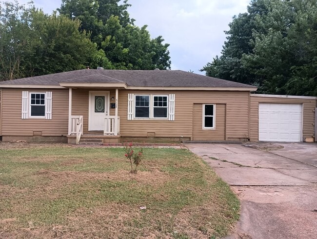 Primary Photo - 3 Bed home