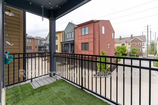 Building Photo - 616 Pomeroy St