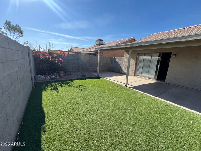 Building Photo - 8631 N 112th Ave