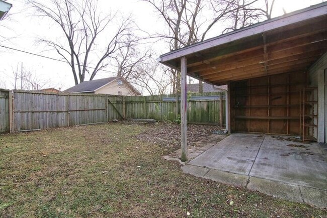 Building Photo - Sweet 3 Bedroom Home Close to Speedway