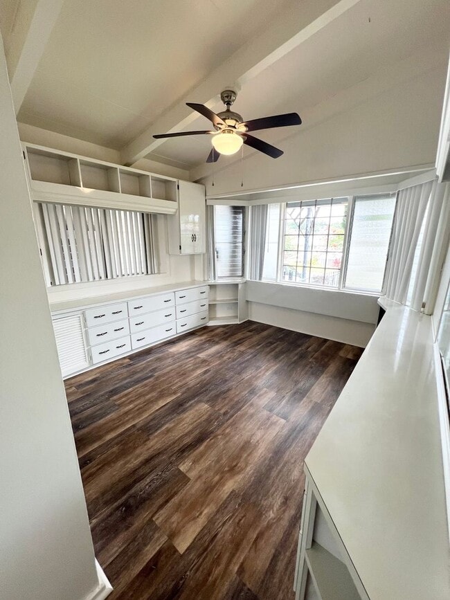 Building Photo - ALL UTILITIES INCLUDED! 4 bed, 1 bathroom ...