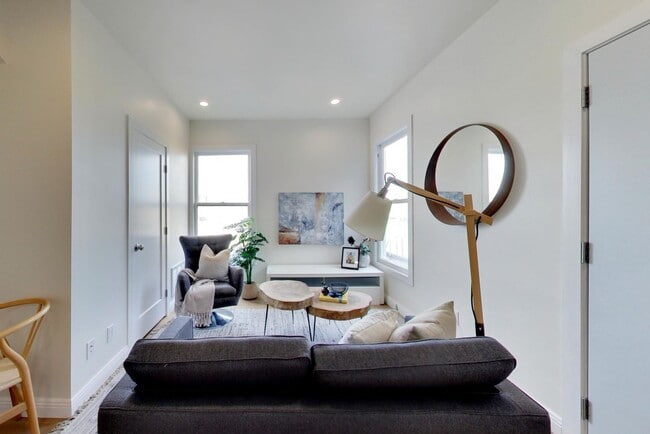 Building Photo - 1262 Vallejo St