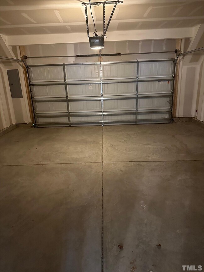 Building Photo - 240 Ribbon Rail St