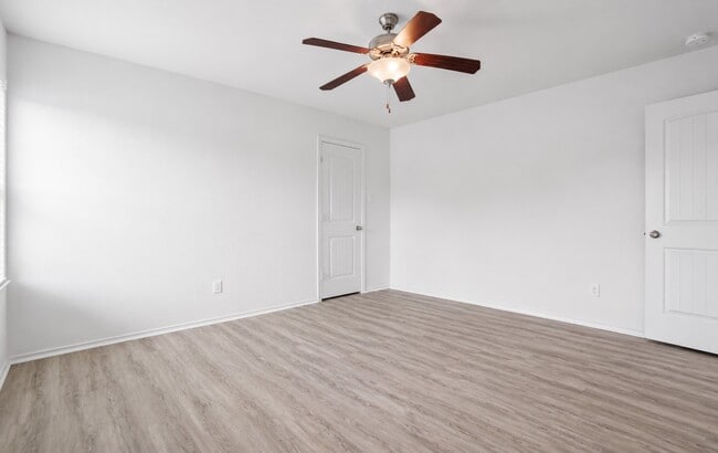 Building Photo - 166 Meadow Grove Dr