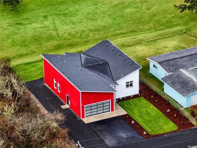 Building Photo - 514 Canal Dr NE