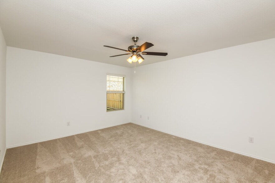 Building Photo - 8629 Mount Evans Ct