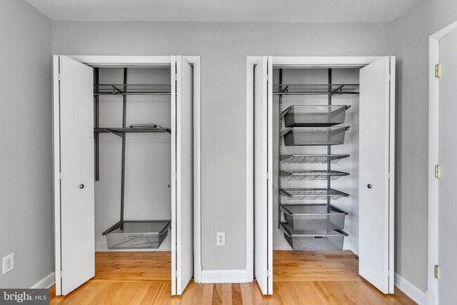 Building Photo - 6146 Brook Dr