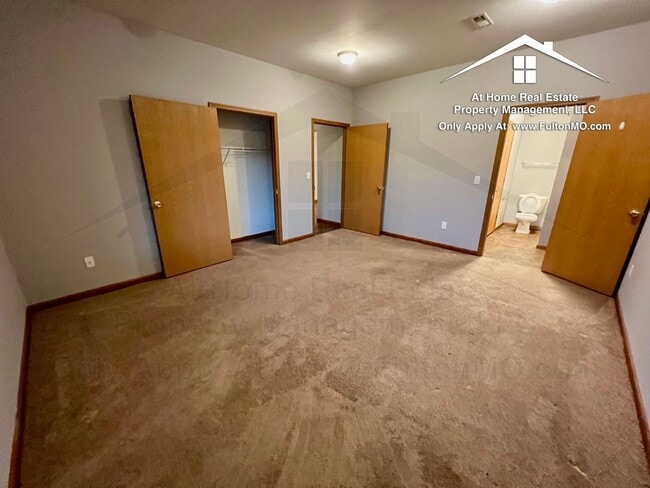 Building Photo - 2606 N Bluff St