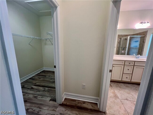 Building Photo - 15850 Portofino Springs Blvd