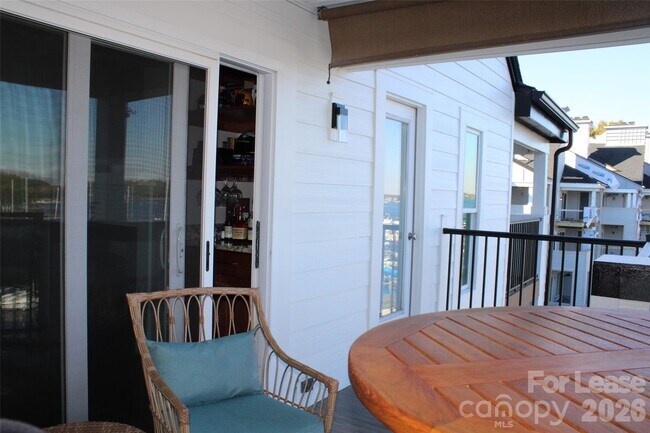 Building Photo - 18749 Vineyard Point Ln