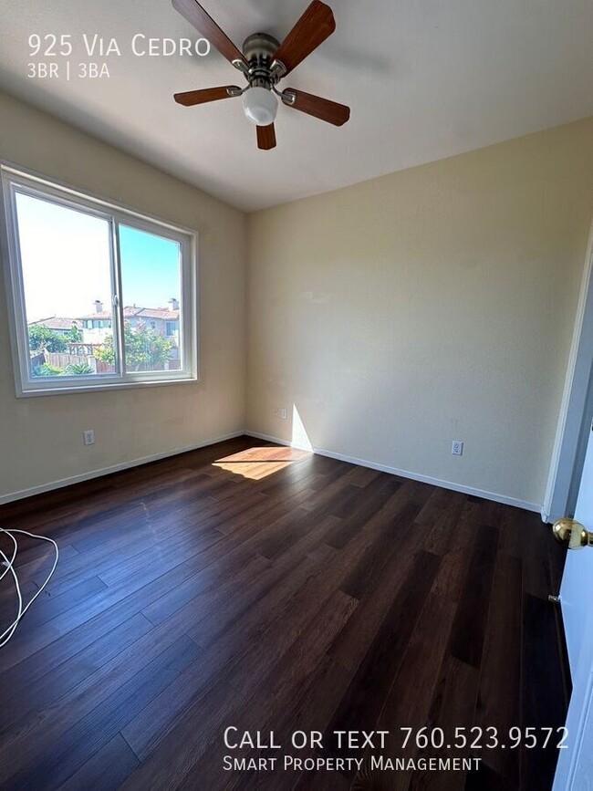 Building Photo - Beautiful Chula Vista 3bed+1 Loft, 2.5 bat...