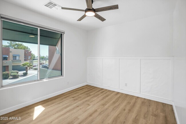 Building Photo - 7601 E Roosevelt St