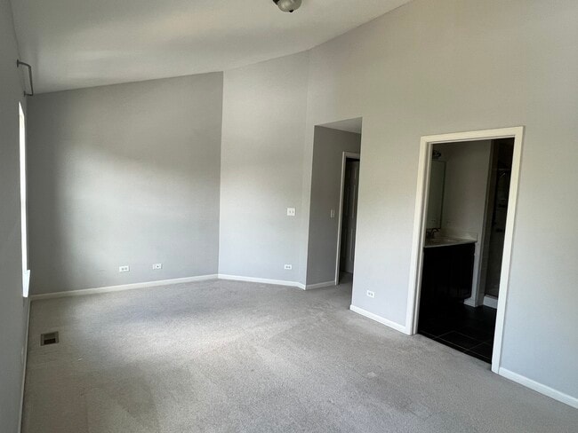 Building Photo - 10S449 Carrington Cir