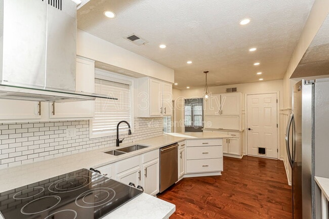 Building Photo - 721 Mattan Point