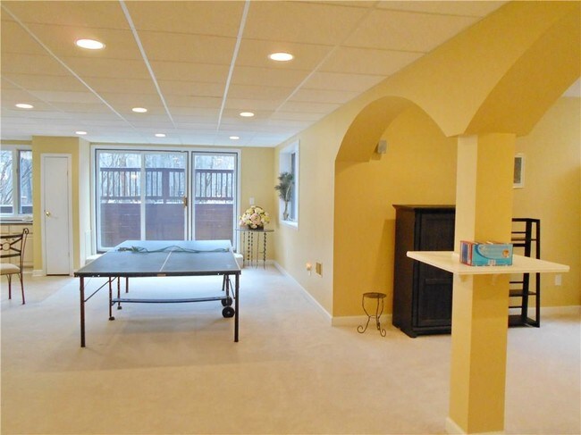 Building Photo - 1530 Scenic Hollow Dr