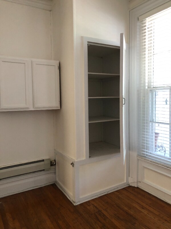 Building Photo - 346 S Rose St