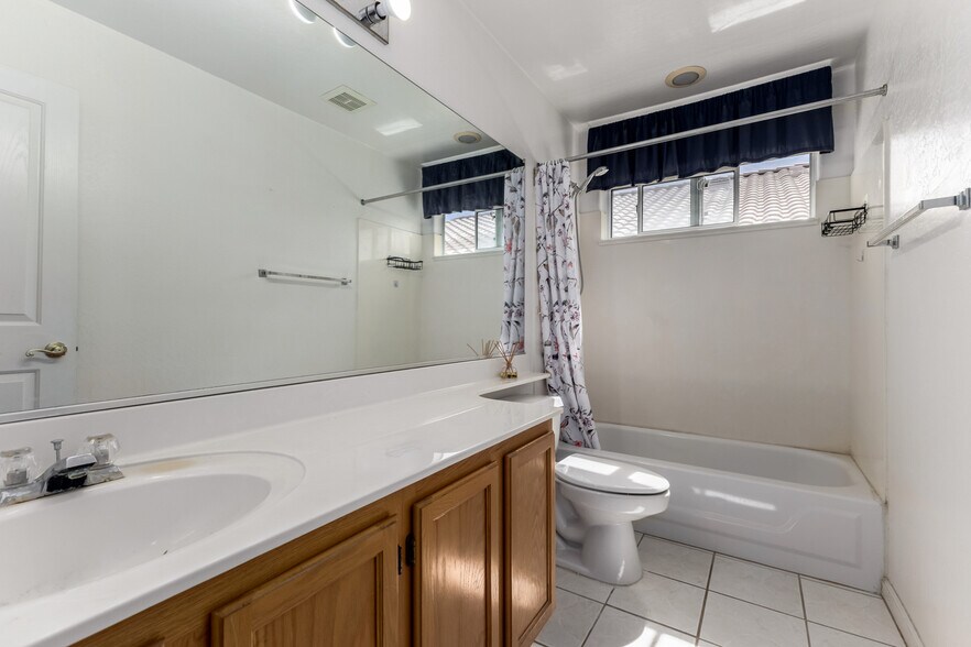 Building Photo - 22016 N 66th Ln