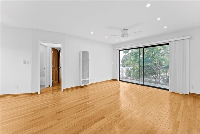 Primary Photo - 1701 Washington Way