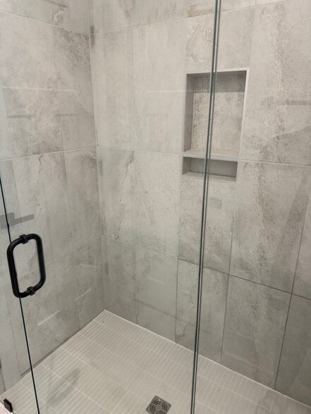 Building Photo - 100 Plum Ct