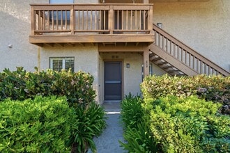 Building Photo - Cozy One Bedroom with Laundry and Patio!