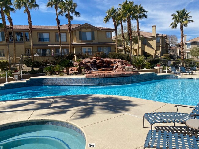 Building Photo - BEAUTIFUL CUSTOM CONDO IN DOWNTOWN SUMMERLIN