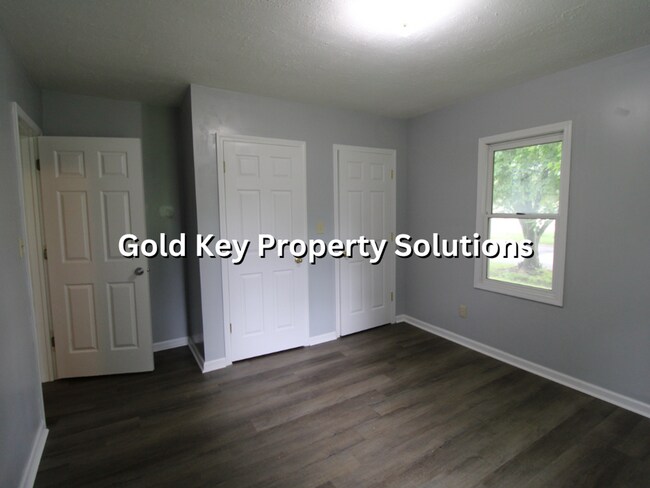 Building Photo - 3 Bed 1 Bath Home For Rent W/ Basement! (S...