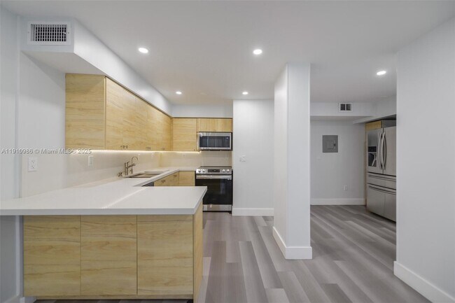 Building Photo - 1800 NW 24th Ave