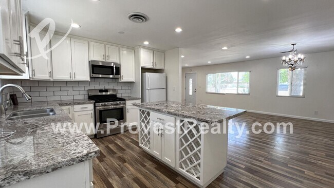 Building Photo - Nice 3 Bed, 2 Bath Home in Hesperia!!