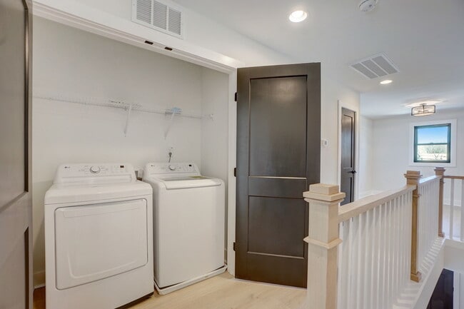 Building Photo - 1112 Pender St