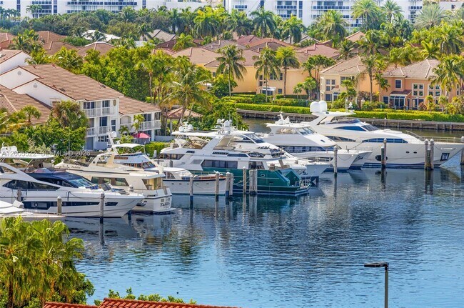 Building Photo - 3610 Yacht Club Dr