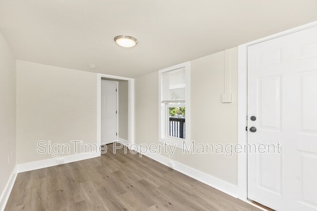 Building Photo - 152 E South St