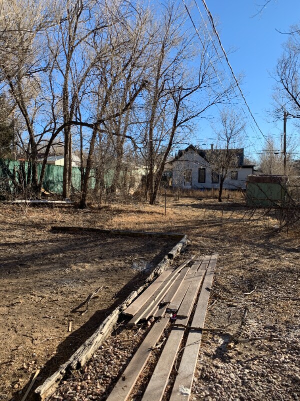 Building Photo - 713 E Moreno Ave