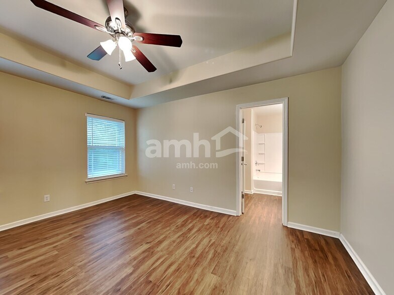 Building Photo - 153 Fox Glen Ct