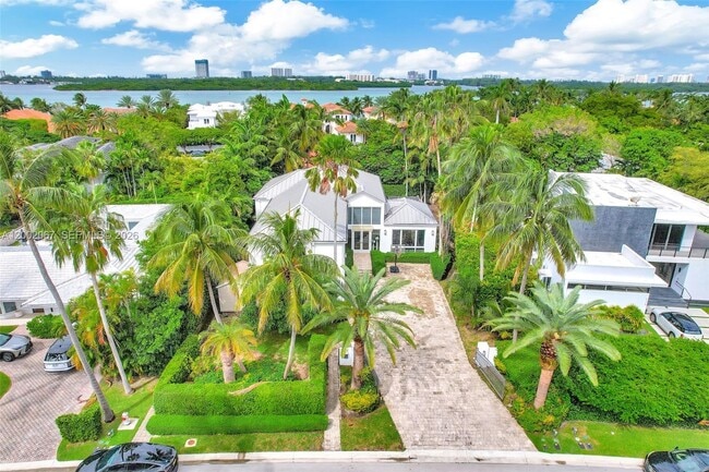 Building Photo - 145 Biscay Dr