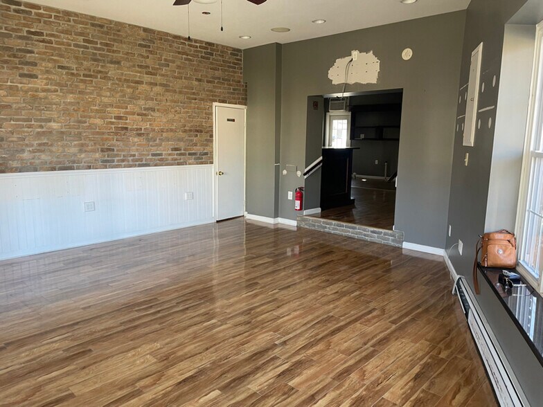 Building Photo - 101 S Morton Ave