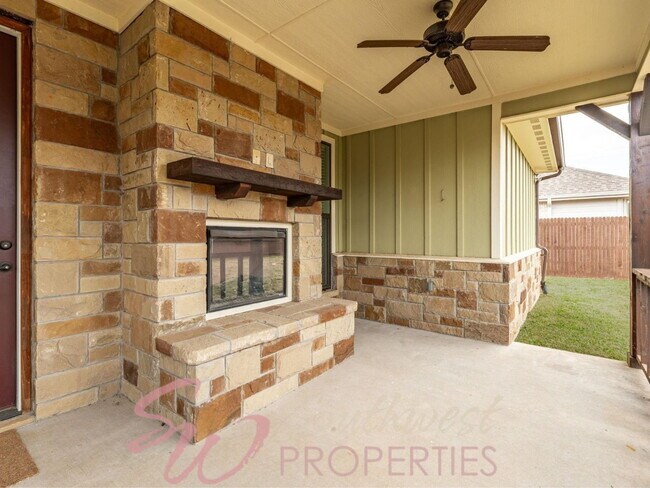 Building Photo - Stunning 5 bedroom, 3.5 bath in Elk Ridge Estates!