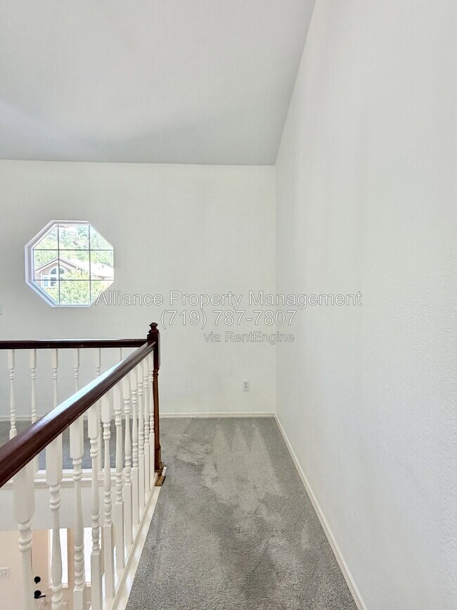 Building Photo - 1755 Smoke Ridge Dr