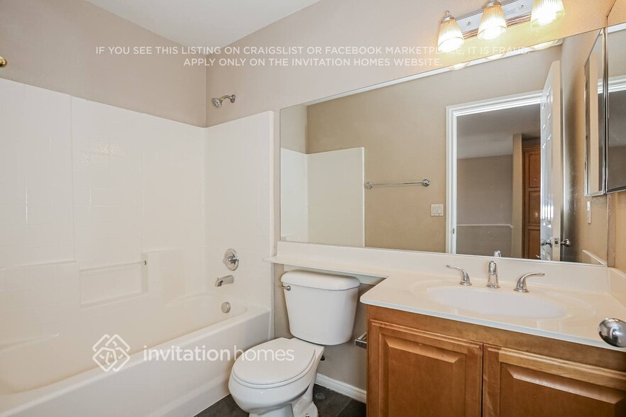 Building Photo - 2868 Canonero St