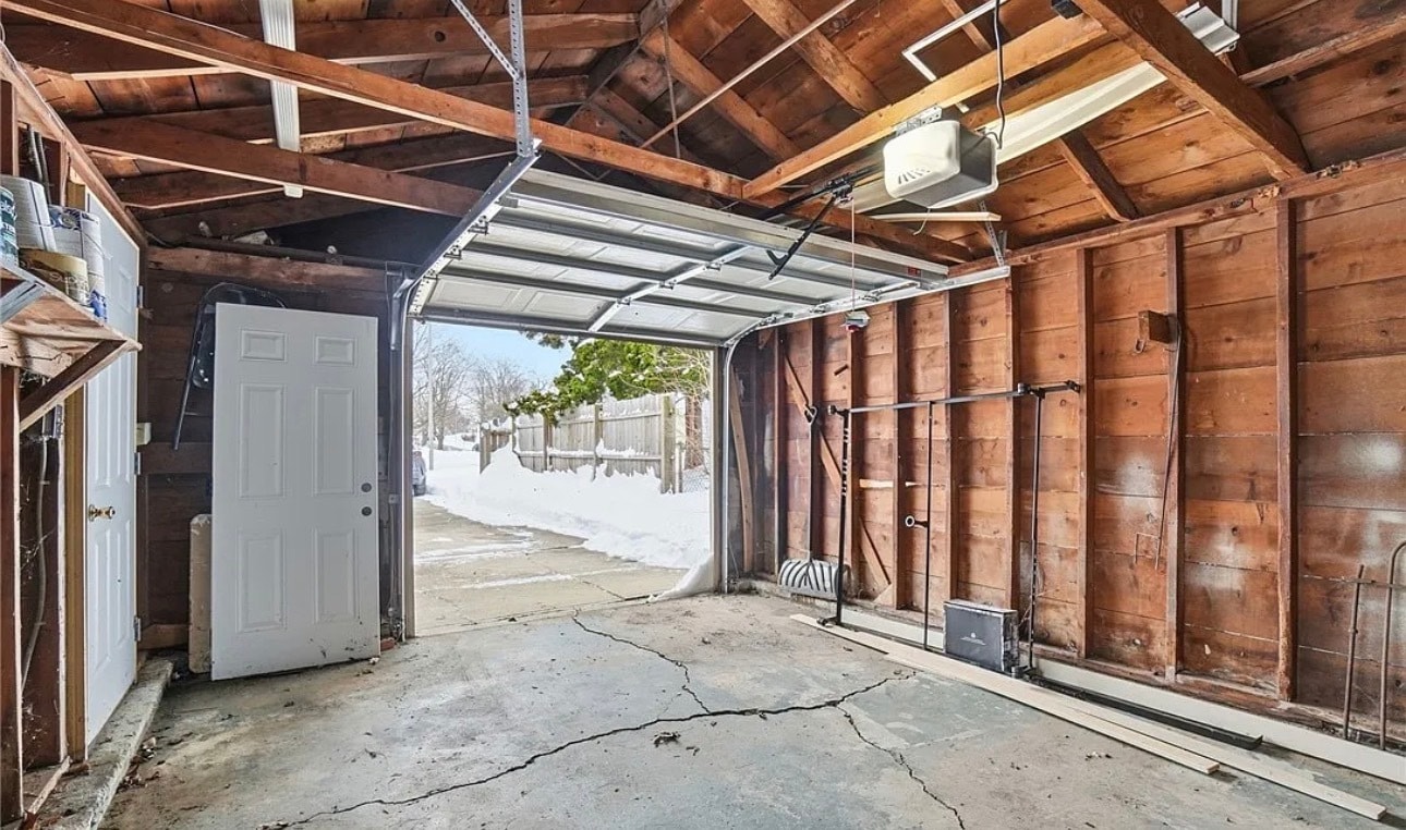 Building Photo - 2251 Vale Dr