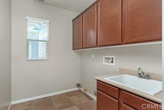 Building Photo - 31884 Jaybee Ln