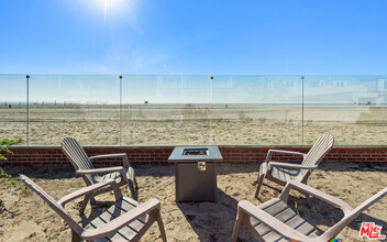 Building Photo - 605 Palisades Beach Rd