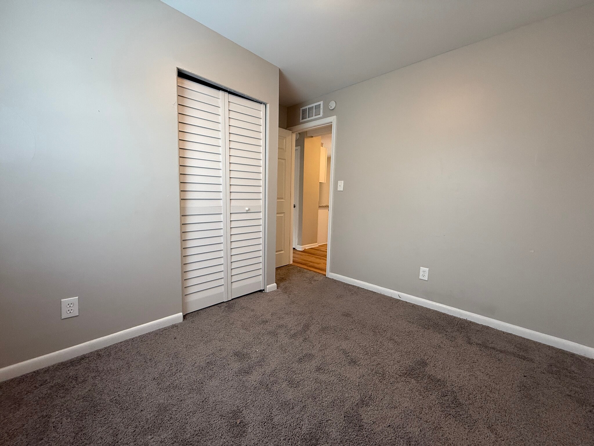 Building Photo - 14310 Hobart Ave